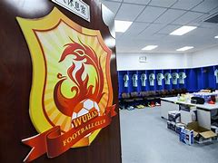 关于横扫对手！上海上港力压武汉卓尔登顶榜首的信息