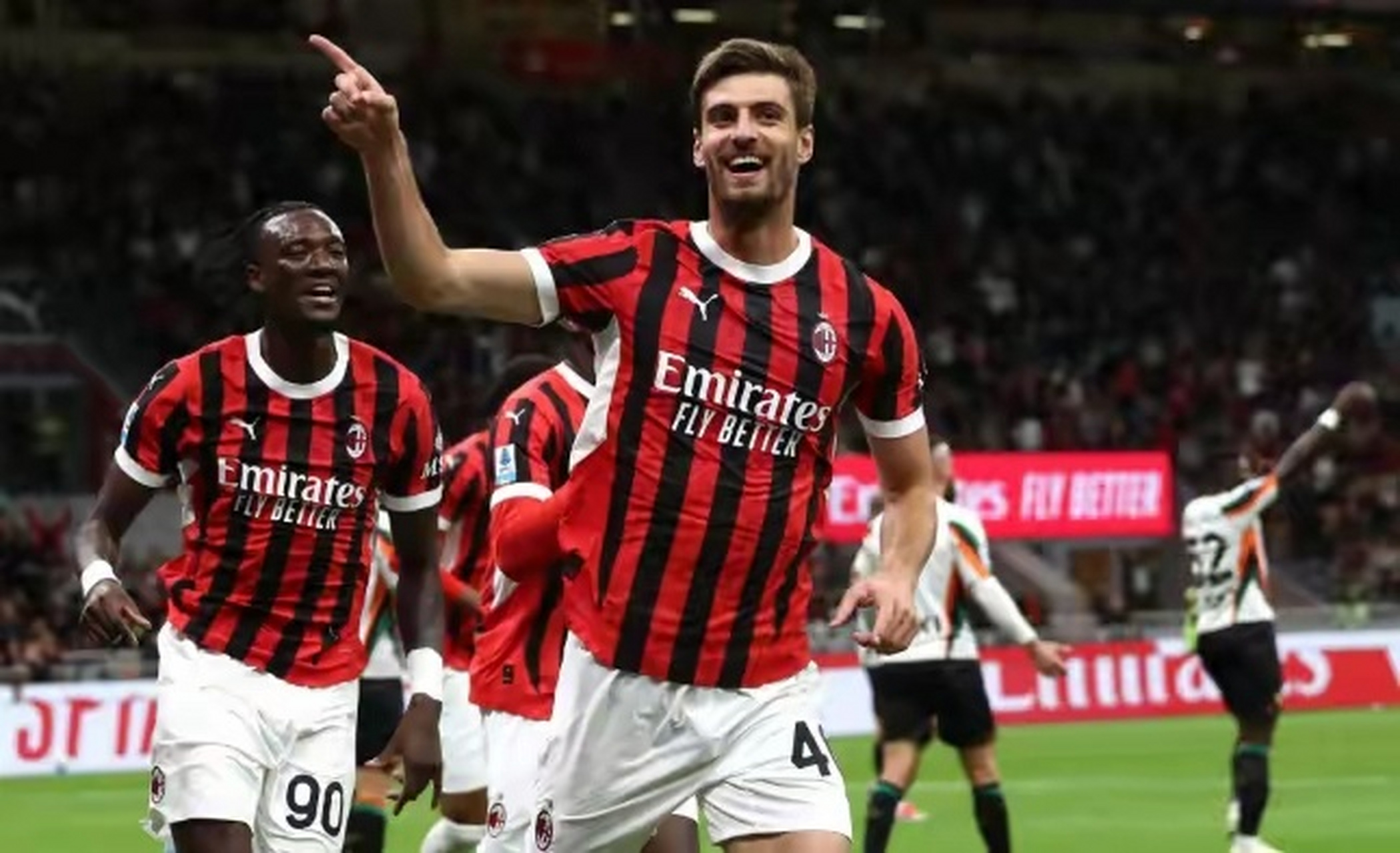 利物浦大胜AC米兰,实力压倒对手 利物浦大胜AC米兰,实力压倒对手