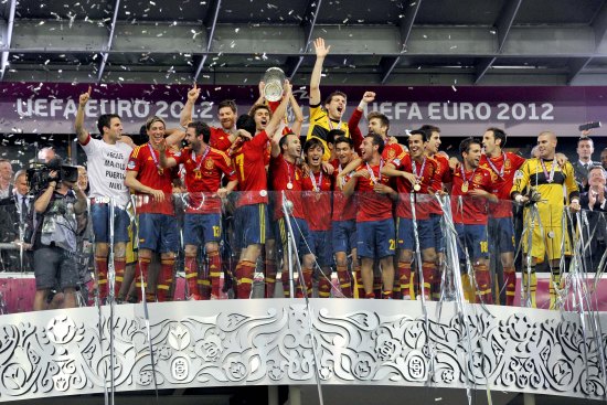 巴西队引领风暴，登顶颁奖台的简单介绍