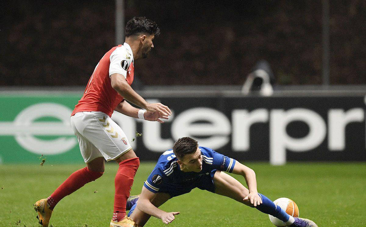 热那亚迎战亚特兰大,意甲战火激烈 热那亚迎战亚特兰大,意甲战火激烈