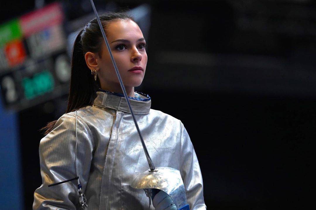 九游体育中国官网-哥伦比亚运动员在击剑赛事中获得好成绩