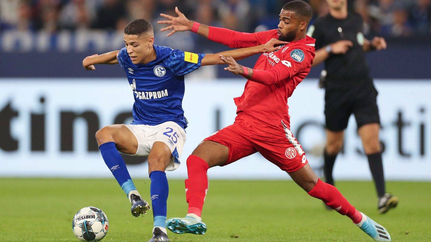 沙尔克主场击败对手，豪取三分