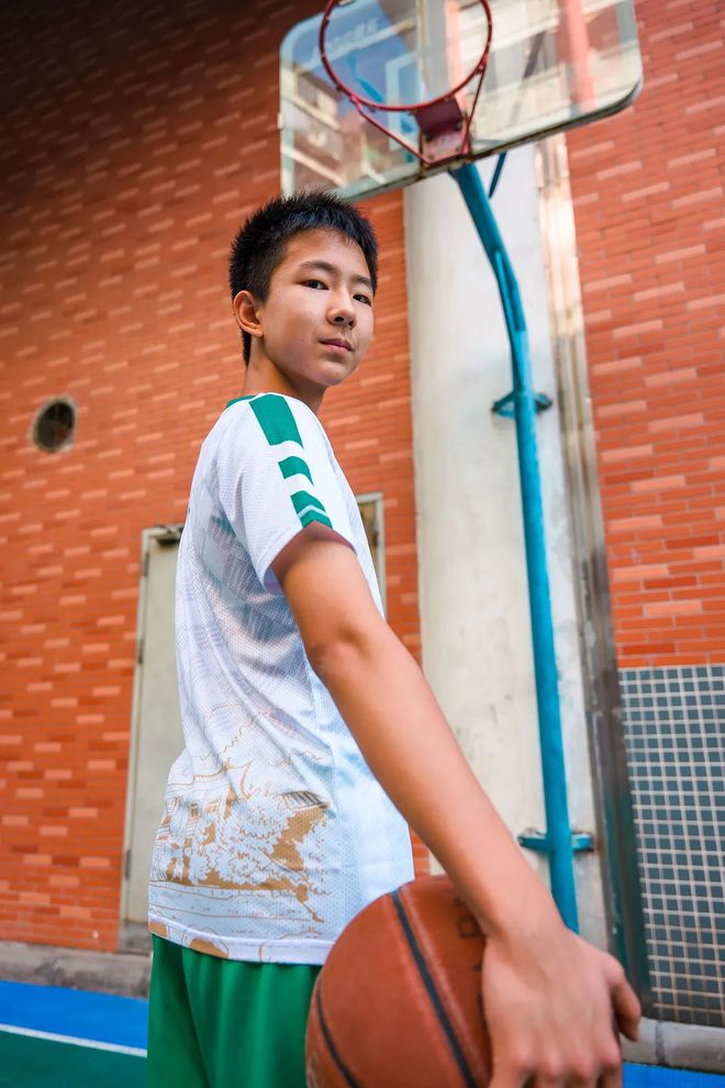 九游体育官方入口-冠军队胜独行单持分创历史一幕的简单介绍