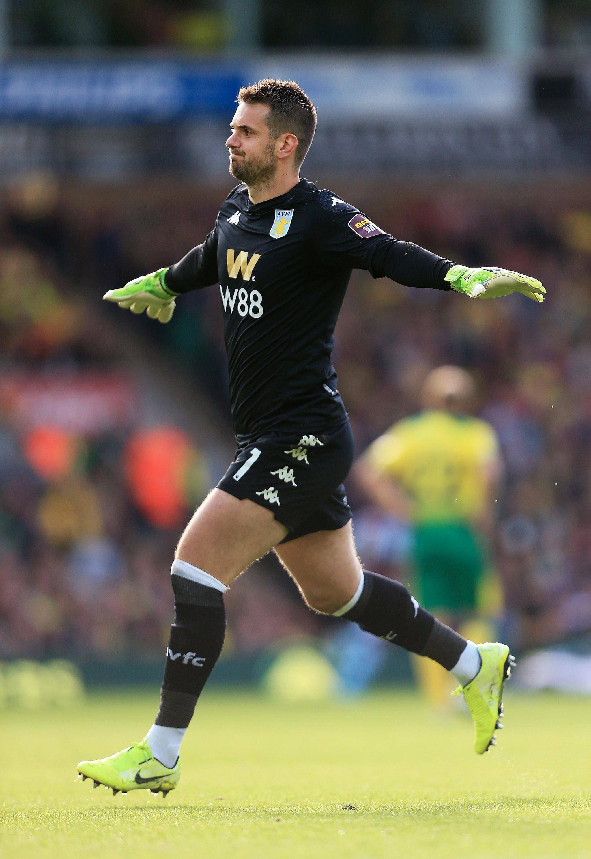 维拉队不敌对手,需要及时调整阵型 维拉队不敌对手,需要及时调整阵型