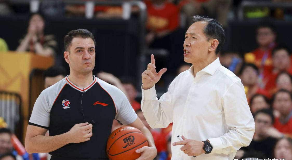 新疆队在比赛中抢眼表现，轻松获胜领跑的简单介绍