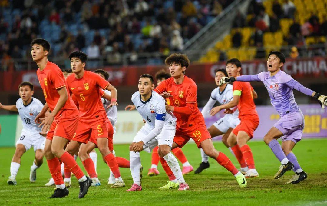 亚洲球员在国际足球赛事中获得鼓舞