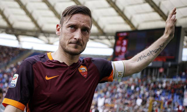 九游体育官网-英格兰后卫因红牌遭到停赛，球队阵容受挫的简单介绍