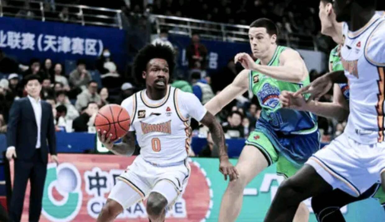 山西队客场遭遇四川队逆转失败 山西队客场遭遇四川队逆转失败