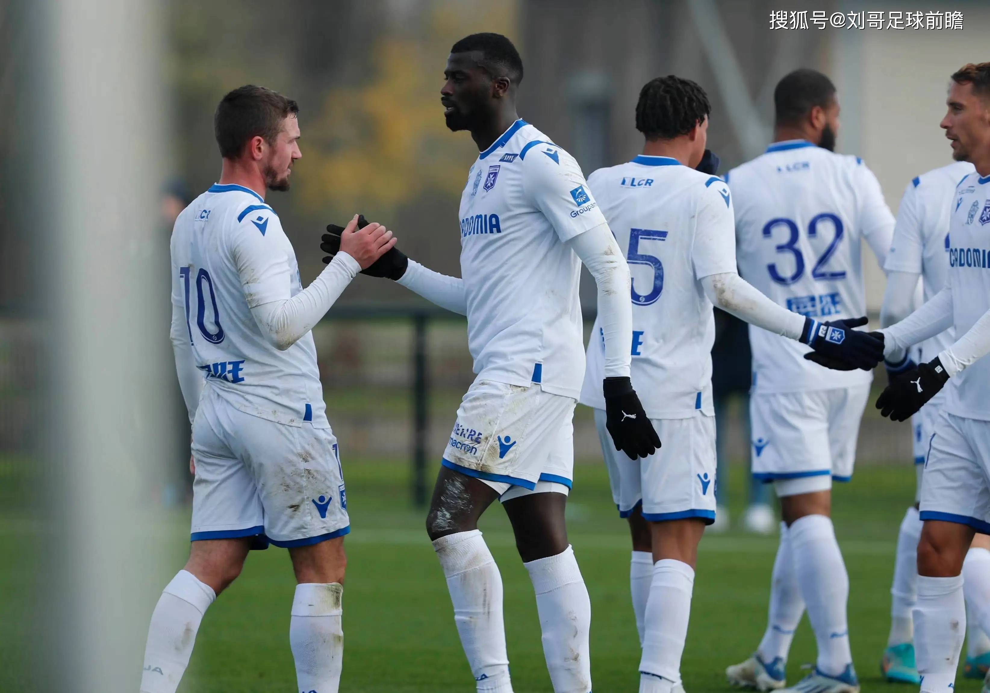 巴黎FC青年队球员荣膺最佳射手，备受瞩目