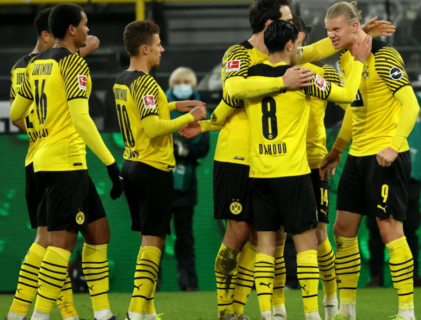 多特蒙德出线欧洲比赛，以高位进军德甲新赛季