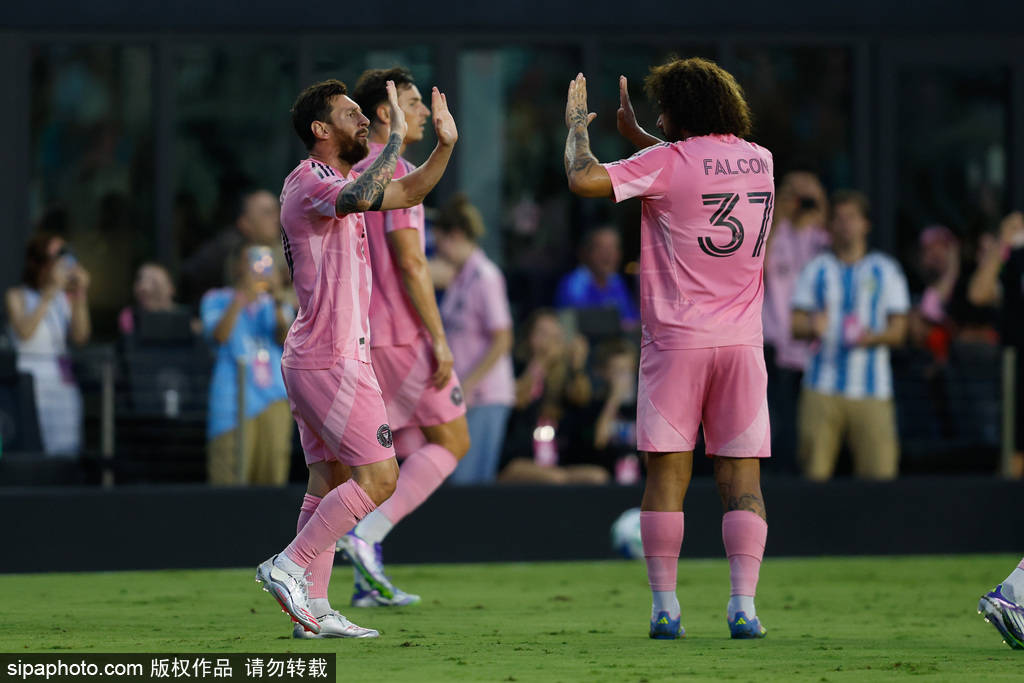 九游体育-巴萨卫冕之路强劲！梅西绝杀，全队晋级