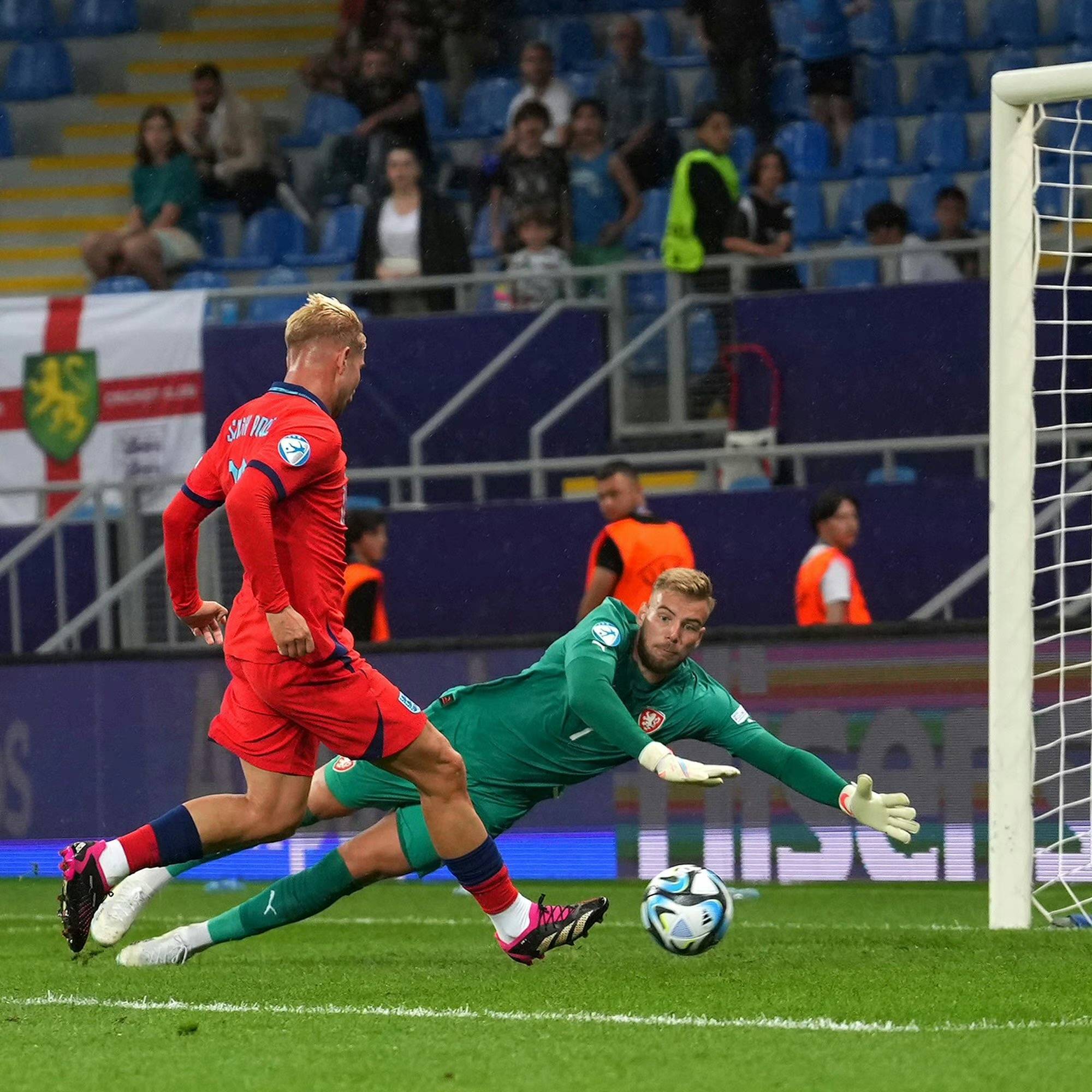 拜仁慕尼黑成功击败对手，取得胜利