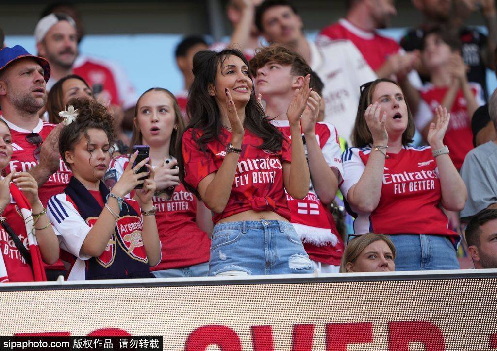 阿森纳后卫亚当斯荣膺本场比赛最佳球员 阿森纳后卫亚当斯荣膺本场比赛最佳球员