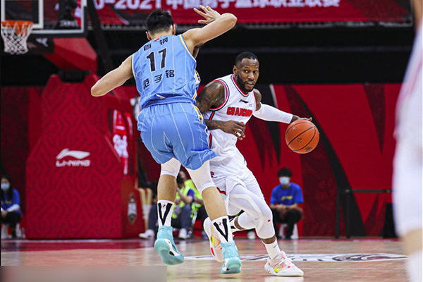 黑龙江男篮全队发挥，以小组第一晋级季后赛