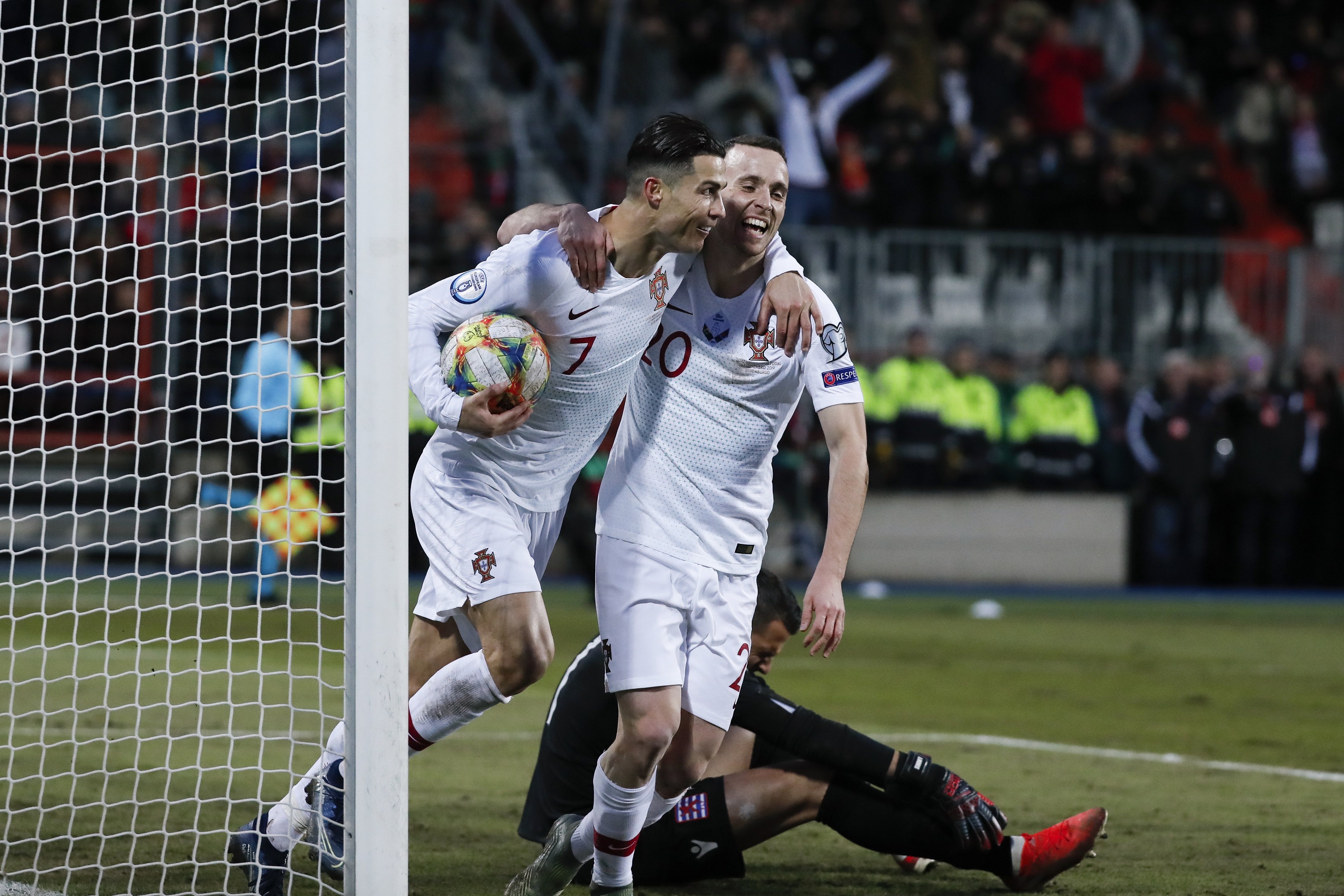 卢森堡国家队成功晋级年欧锦赛，强劲战绩的简单介绍