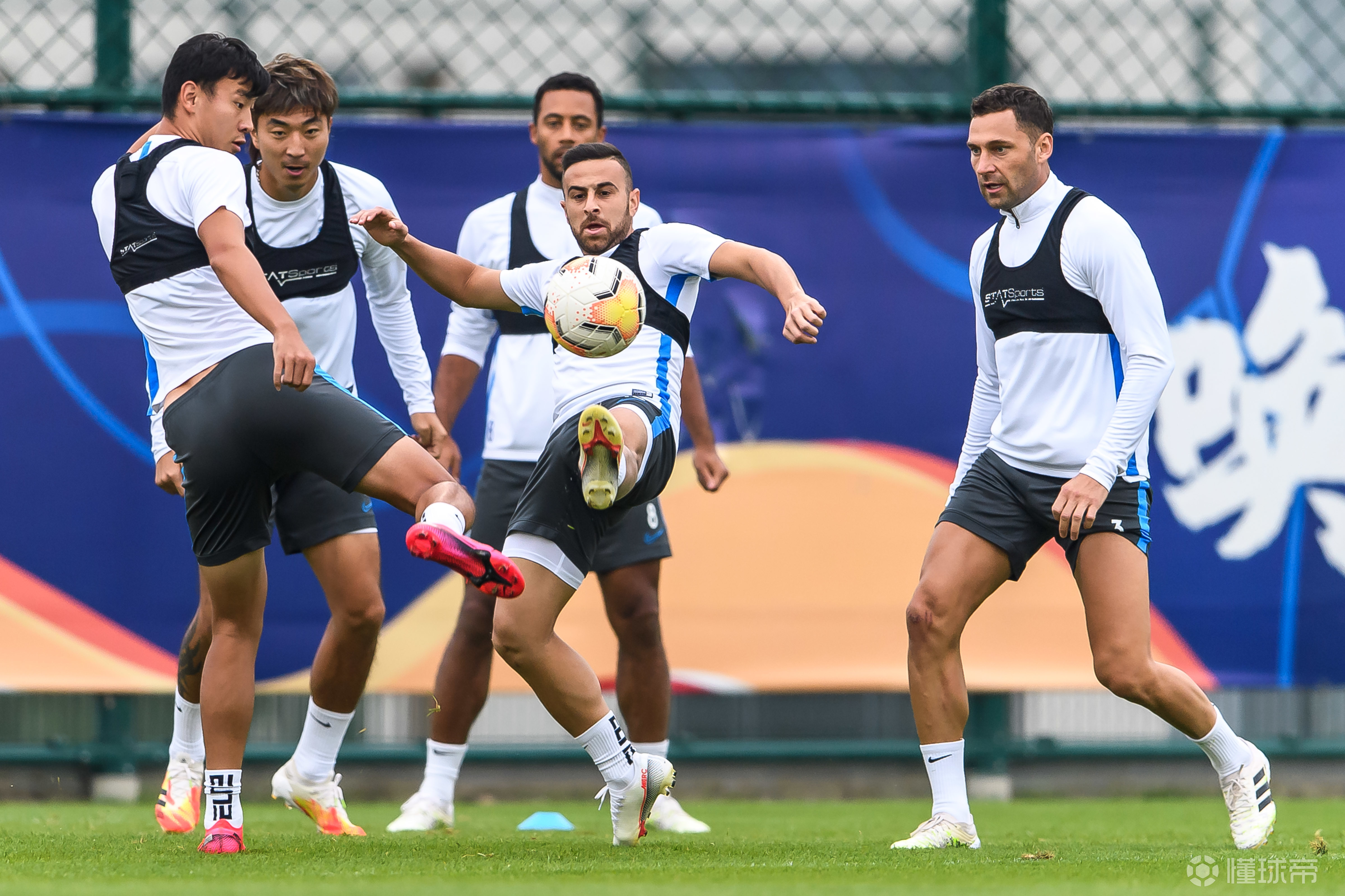 九游体育官方入口-全队拼尽全力！球队团结一心战胜劲敌的简单介绍