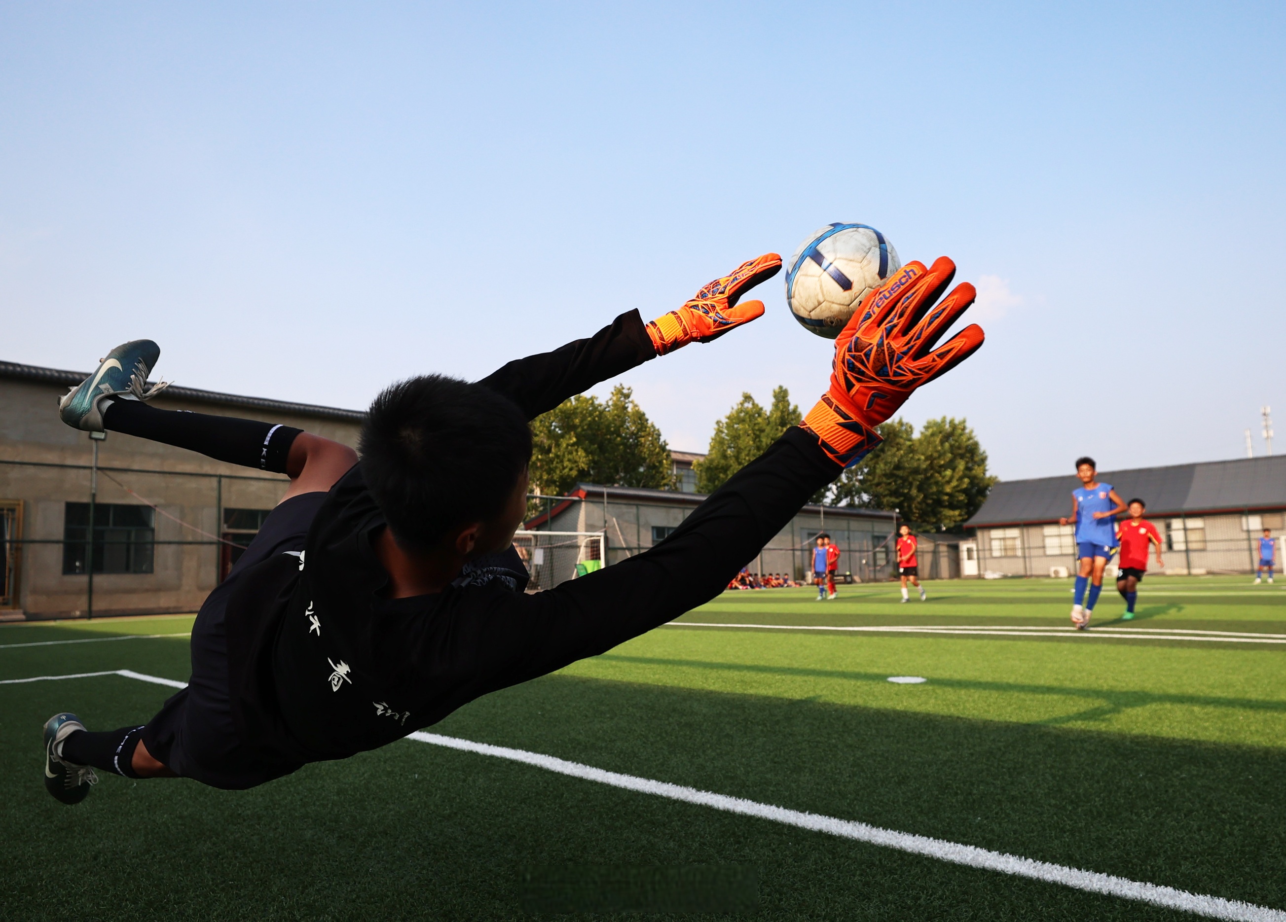 九游体育中国官网-包含球队团结拼搏，为国争光展现体育精神的词条
