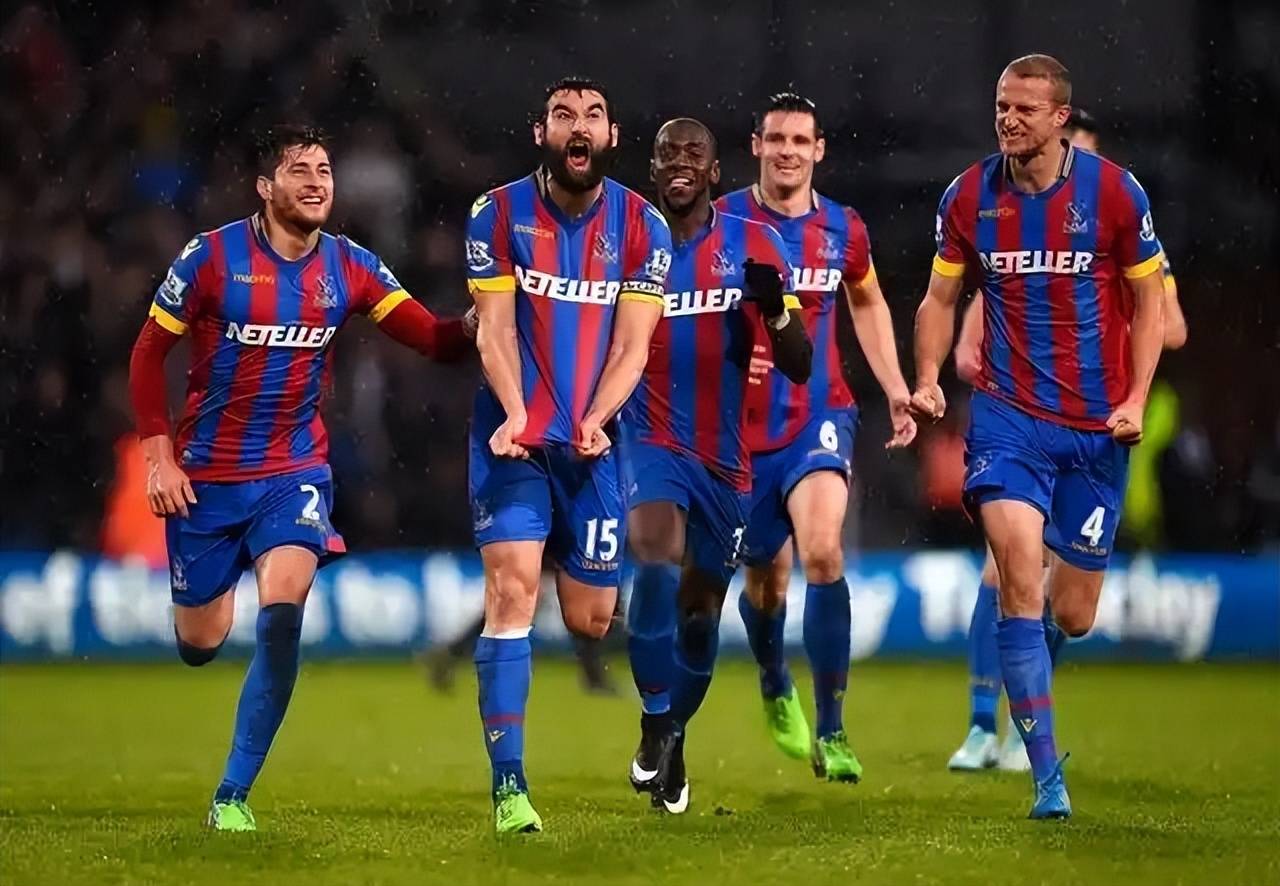 包含水晶宫队在分赛区中横扫对手晋级的词条