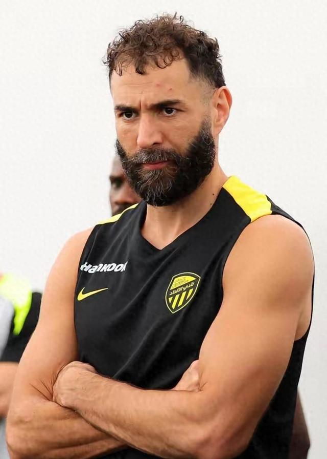 九游体育网页版登录入口-本泽马率皇马取胜，重登积分榜榜首的简单介绍