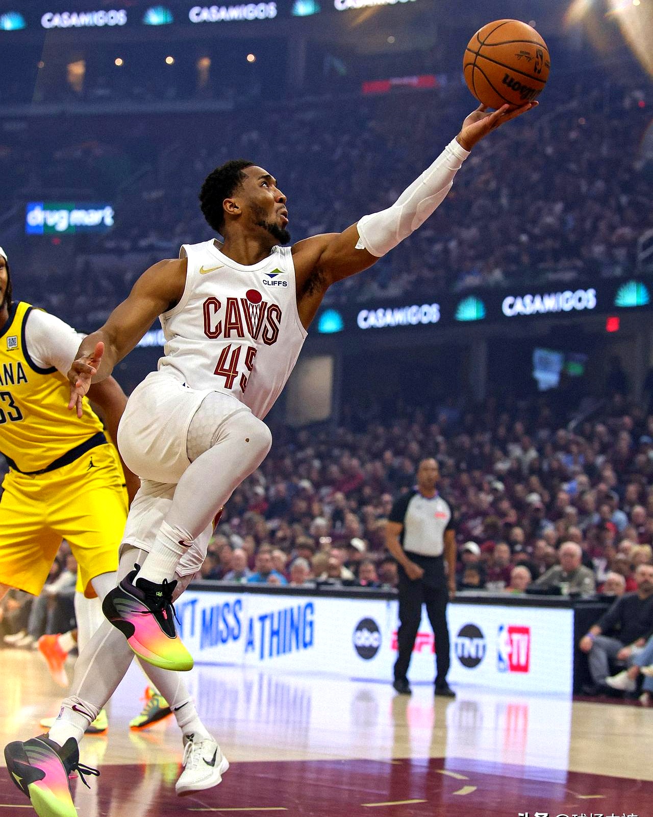 九游体育在线登录-爵士击败篮网，米切尔独得全场最高分