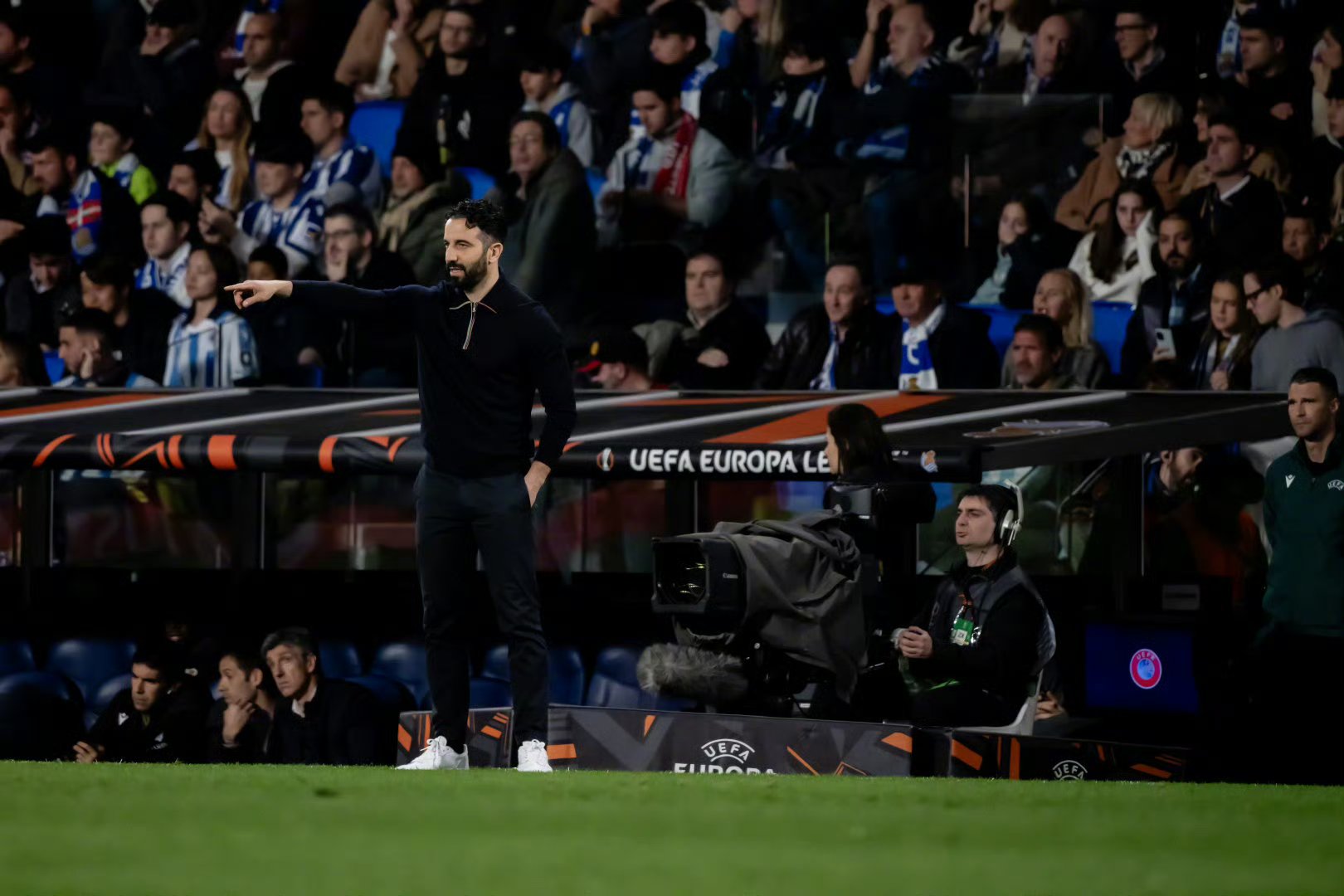 九游体育中国官网-曼联客场平局，葡萄牙飞翼梅开二度的简单介绍