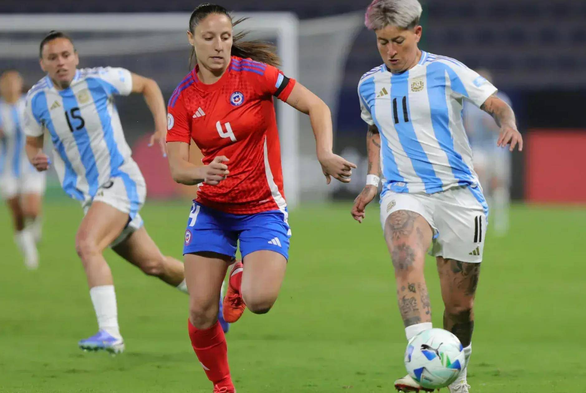 智利后卫因红牌停赛缺席国家队比赛