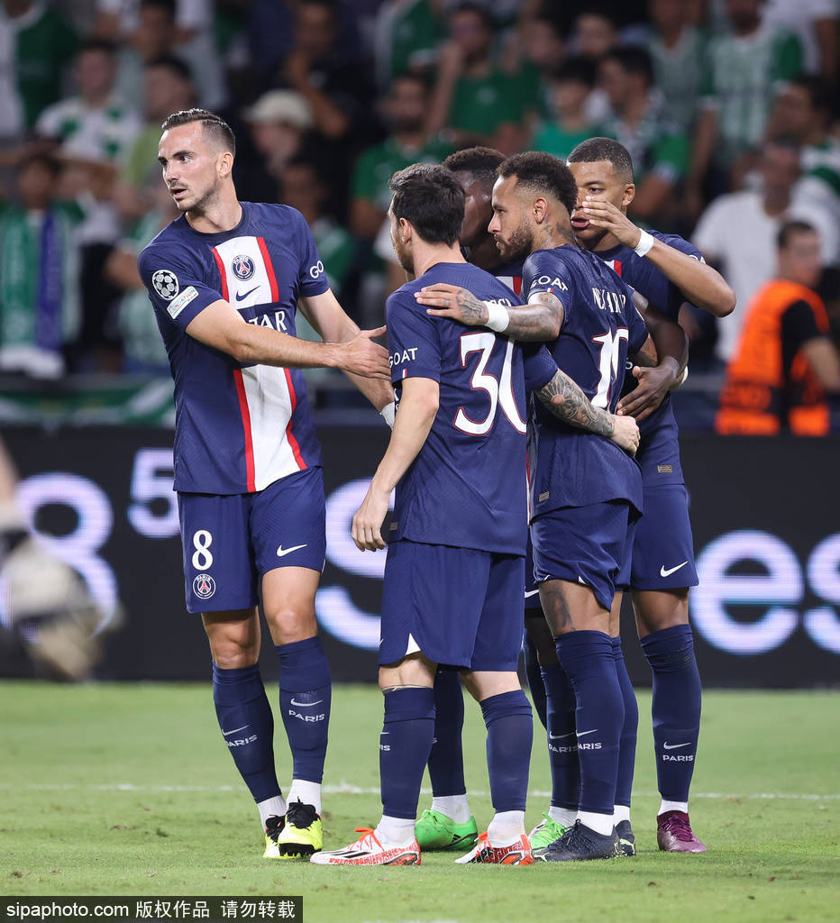 包含超级联赛：巨星联袂出战场面火爆的词条