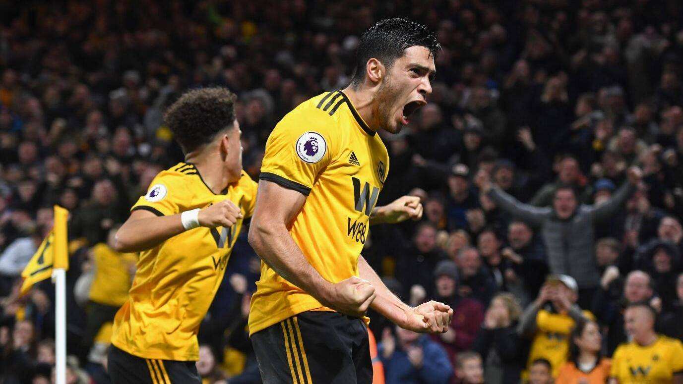 包含狼队击败曼联，阿森纳战平莱斯特城的词条